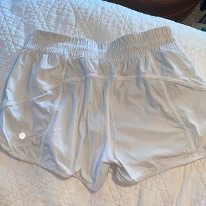 Lululemon tracker short 4”